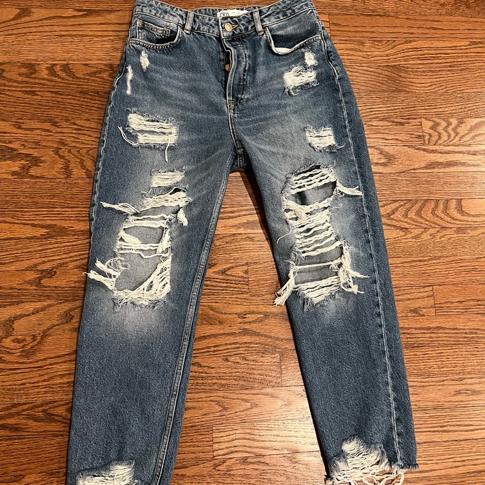 Zara ripped boyfriend jeans